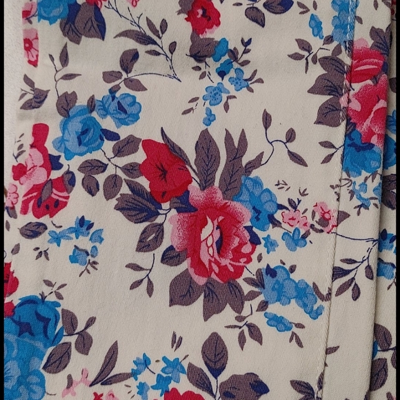 Jeans - Picture 3 of 4